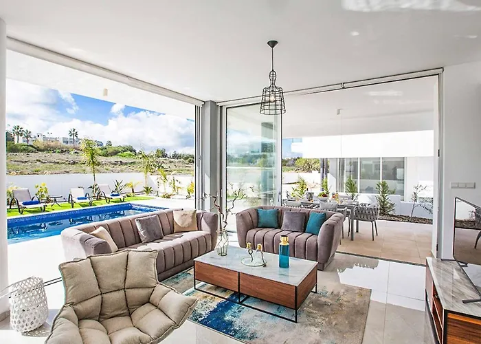 Olivine Pearl Ol21 Vila Protaras